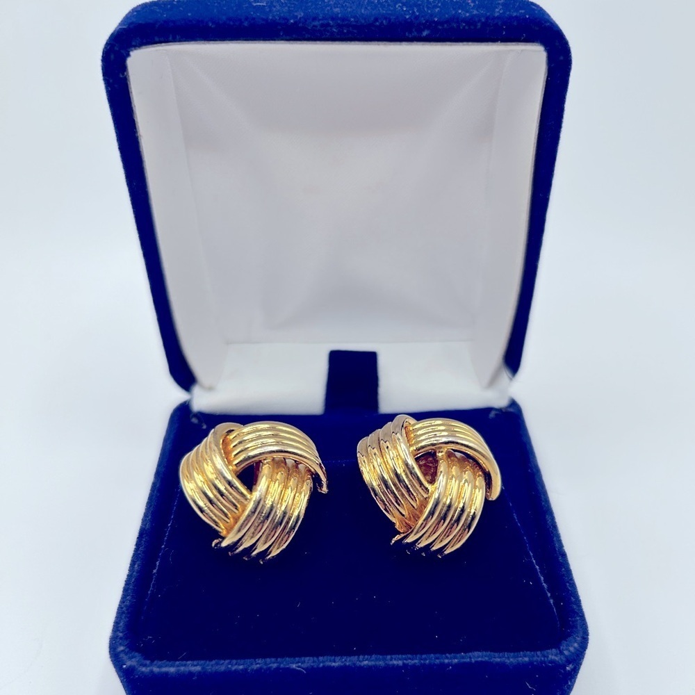 Sophisticated Gold Knot Earrings - Picture 1 of 7